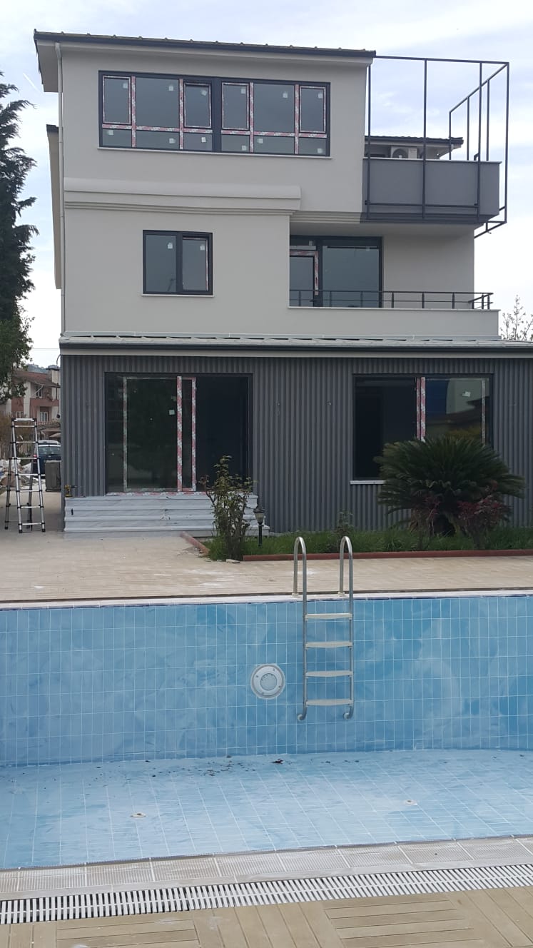 Yalova Pilotaj - Arka Cephe ve Havuz